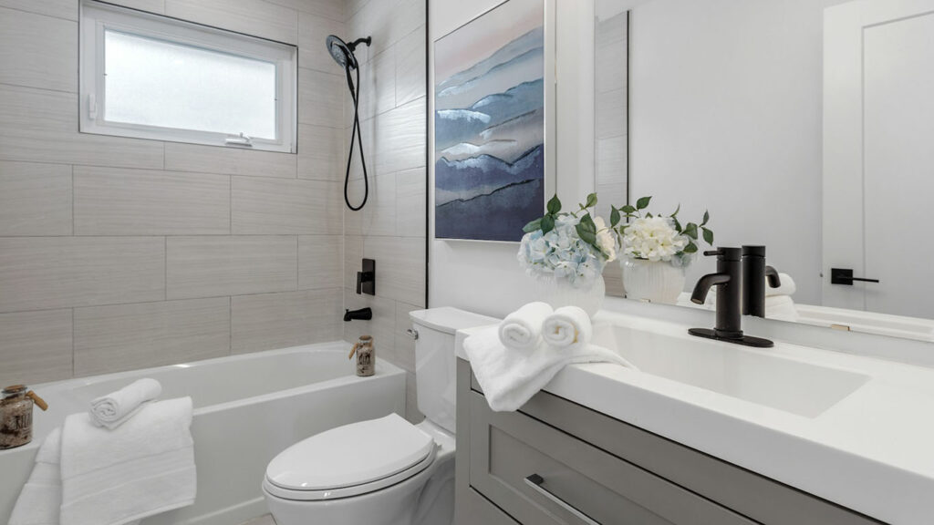 Why Should Homeowners Trust Professional Walk In Bathtub Installers For Safe Upgrades on thesunrisepost